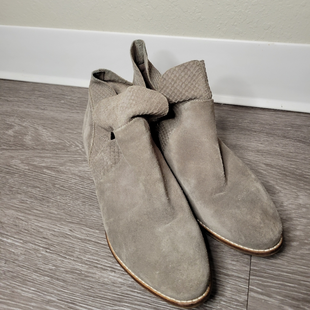 Seychelles Booties - Picture 6 of 8